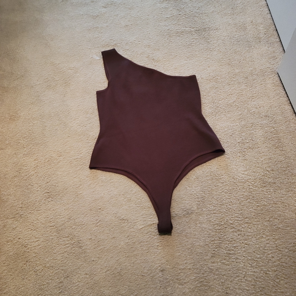 NWT One Shoulder Bodysuit